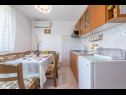 Apartmani Kosta - 70m from sea : A1(2+1), A2(4+2) Vinišće - Rivijera Trogir   - Apartman - A1(2+1): kuhinja i blagovaonica