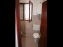 Apartmani Deni - 30 m from sea: A2(4+1), A3(4+2) Vinišće - Rivijera Trogir   - Apartman - A2(4+1): kupaonica s toaletom