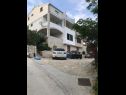 Apartmani Ante - perfect sea view: A1(2+2), A2(2+2) Vinišće - Rivijera Trogir   - parkiralište
