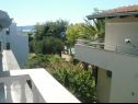 Apartmani i sobe Aleksandra - 10 m from sea: A1 lijevi(2+2), A2 desni(2+2), A3(4+1), A4(2+2), R7(2), A5(4), A6(4+1) Bibinje - Rivijera Zadar   - Apartman - A3(4+1): pogled s balkona