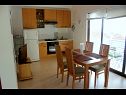 Apartmani Davor - 20m from sea : A1(2+2), A2(2+2), A3(6) Mali Iž (Otok Iž) - Rivijera Zadar   - Apartman - A2(2+2): kuhinja i blagovaonica