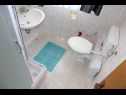 Apartmani Ivan - 300 m from sea: A3(2), A4(2), SA5(2), A6(2) Nin - Rivijera Zadar   - Apartman - A3(2): kupaonica s toaletom