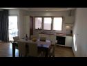Apartmani Summer Sun SA1(2+1), A2(2+2), A3(4+2), A4(4+2) Privlaka - Rivijera Zadar   - Apartman - A3(4+2): kuhinja i blagovaonica