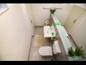 Apartmani Secret Garden A2(2+2), A4(2+2) Ražanac - Rivijera Zadar   - Apartman - A4(2+2): kupaonica s toaletom