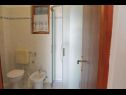Apartmani Snjeza - 80 m from beach: A1 Studio (4), A2 Apartman (2+2) Vir - Rivijera Zadar   - Apartman - A1 Studio (4): kupaonica s toaletom