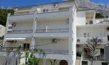 Apartmani Josip - 150 m from beach with free parking A1(3), A2(5), A3(2+2) Baška Voda - Rivijera Makarska  
