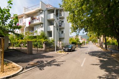 Apartmani Jurica - 100 m from sea: A1(4+2), SA2(2), A3(2+2) Kaštel Novi - Rivijera Split  
