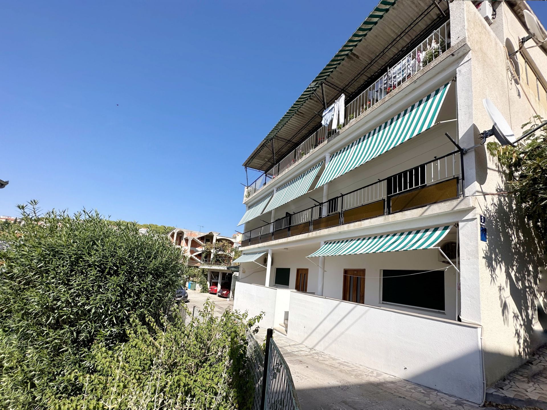Apartmani Kaza - 50m from the beach with parking: A1(2), A2(2), A3(6) Trogir - Rivijera Trogir  