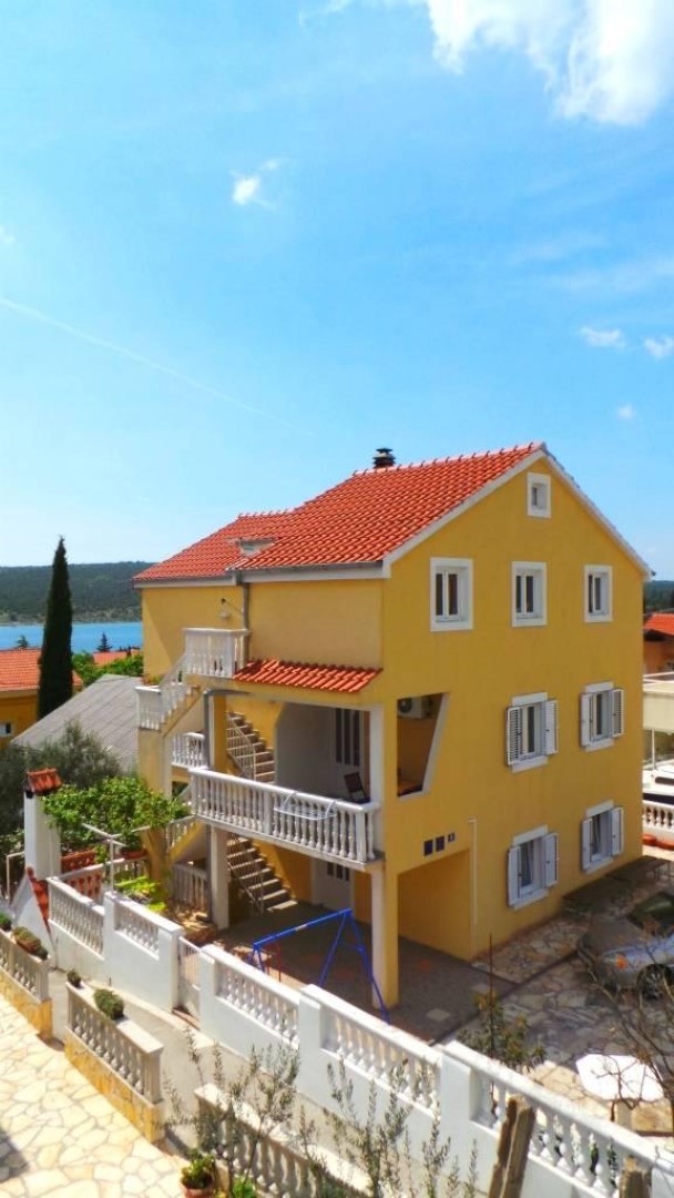 Apartmani Sandra - 150 meters from the beach A1 (6+2), A2 (3+2), A3 (2+2) Crna Punta - Rivijera Zadar  