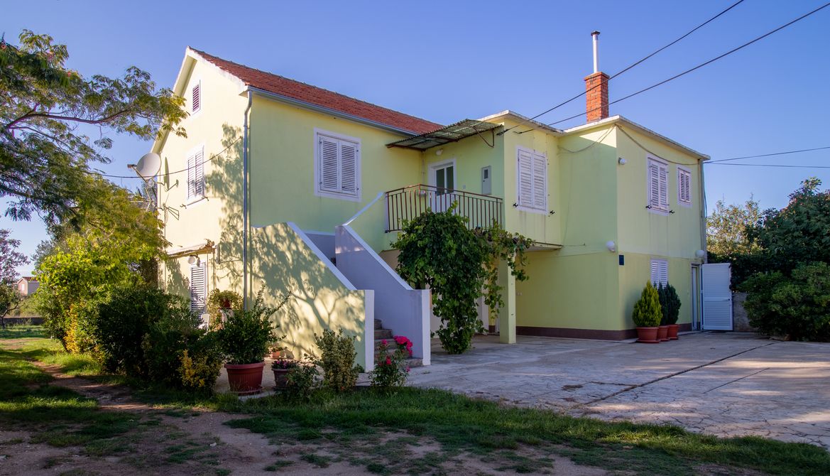 Apartmani Mir - family apartments with garden terrace A1(4), A2(2) Zaton (Zadar) - Rivijera Zadar  