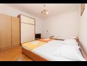 Apartmani Zri - low-cost and spacious: A1(6+2) Biograd - Rivijera Biograd   - Apartman - A1(6+2): spavaća soba