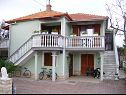 Apartmani Mare - with terrace: A1(4+2) Pakoštane - Rivijera Biograd   - kuća