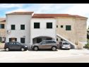 Apartmani Nikola - comfortable: A1(4), A2(4), A3(4) Bol - Otok Brač   - parkiralište