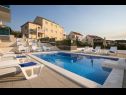 Apartmani Dragan - with pool and seaview: A2(4), A3(5) Postira - Otok Brač   - kuća