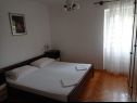 Apartmani Perica - 10 m from sea: A1(4) Postira - Otok Brač   - Apartman - A1(4): spavaća soba