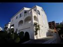 Apartmani Pava - beautiful terrace & parking: A1(2+2) Postira - Otok Brač   - kuća