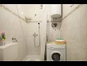 Apartmani Mira - great location & free Bbq: A1(2+2), A2(2+1) Splitska - Otok Brač   - Apartman - A1(2+2): kupaonica s toaletom