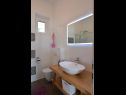 Apartmani Mari - 30 m from sea : A1(6) Sumartin - Otok Brač   - Apartman - A1(6): kupaonica s toaletom