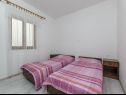 Apartmani Silvana - economy apartments : A1(4), A3(2+1), A2(2) Supetar - Otok Brač   - Apartman - A1(4): spavaća soba
