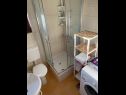 Apartmani Vlado - cosy & afordable: SA1(2), A2(3), A3(5) Supetar - Otok Brač   - Apartman - A3(5): kupaonica s toaletom