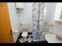 Apartmani Bela2 - great location A1 B1(4), A2 C1(4), A3 D1(4+1) Mastrinka - Otok Čiovo   - Apartman - A1 B1(4): kupaonica s toaletom