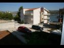 Apartmani Draga - 15 m from sea: A3(2+1) Mastrinka - Otok Čiovo   - parkiralište