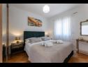 Apartmani Nick - jacuzzi & seaview: A1(4+1) Mastrinka - Otok Čiovo   - Apartman - A1(4+1): spavaća soba