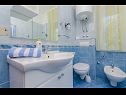 Apartmani Ljuba - nice garden: A2(4+1) Plavi, A4(8+1), A1(2+2) Okrug Gornji - Otok Čiovo   - Apartman - A4(8+1): kupaonica s toaletom