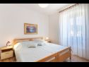 Apartmani Mici 1 - great location and relaxing: A1(4+2) , SA2(2) Cres - Otok Cres   - Apartman - A1(4+2) : spavaća soba