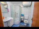 Apartmani Silvia B1(4) Crikvenica - Rivijera Crikvenica   - Apartman - B1(4): kupaonica s toaletom