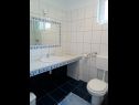 Apartmani Radmi A1(4) - veliki, A2(4) - mali Novi Vinodolski - Rivijera Crikvenica   - Apartman - A2(4) - mali: kupaonica s toaletom