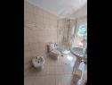 Apartmani Tomislav A1 crni(4+1), A2 crveni(4+1), A3(5+1), A4(2+2) Selce - Rivijera Crikvenica   - Apartman - A3(5+1): kupaonica s toaletom
