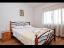 Apartmani Barba - Apartments with Air Conditioning: A1(2), A2(4), A3(4) Zavala - Otok Hvar   - Apartman - A2(4): spavaća soba