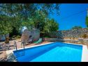 Apartmani Mimi - with swimming pool A1 Jasen(2+2), A2 Ulika(4+1) , A4 Christa(4+1)  Krnica - Istra   - bazen