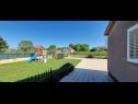 Kuća za odmor Ron - spacious garden: H(6) Pula - Istra  - Hrvatska - dječje igralište
