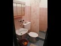Apartmani Robert - 5m from the sea: A1(2+1), A2(4+2) Brna - Otok Korčula   - Apartman - A2(4+2): kupaonica s toaletom