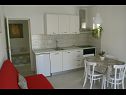Apartmani Robert - 5m from the sea: A1(2+1), A2(4+2) Brna - Otok Korčula   - Apartman - A1(2+1): kuhinja i blagovaonica