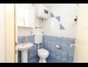 Apartmani Niks - terrace & sea view: A1(4), A2(2) Vela Luka - Otok Korčula   - Apartman - A2(2): kupaonica s toaletom