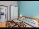 Apartmani Zdrave - 500 m from sea: A1 prizemlje(4+2), A2 kat(4+2) Pinezići - Otok Krk   - Apartman - A2 kat(4+2): spavaća soba