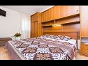 Apartmani Brusic A1(2) Vrbnik - Otok Krk   - Apartman - A1(2): spavaća soba