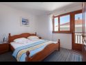 Apartmani Ante M - 100 m from beach: A1(4+2), A2(4+2), C3(2) Brela - Rivijera Makarska   - Apartman - A1(4+2): spavaća soba