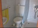 Apartmani Nik - 50 M from the sea : A1(2+1), A2(2) Gradac - Rivijera Makarska   - Apartman - A1(2+1): kupaonica s toaletom