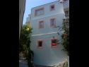Apartmani Durda1 - 50 m from beach: A1(2+2), B2(2+2), C3(2+1) Igrane - Rivijera Makarska   - kuća