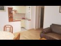 Apartmani Mila - 2 bedrooms and free parking: A4(4), A5(5) Makarska - Rivijera Makarska   - Apartman - A5(5): kuhinja i blagovaonica