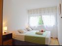 Apartmani Jadro - 250 m from beach A1(4), A2Gornji(2+1), A3Srednji(2+1), A4Prizemlje(2) Makarska - Rivijera Makarska   - Apartman - A2Gornji(2+1): spavaća soba