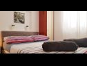 Apartmani Mila - 2 bedrooms and free parking: A4(4), A5(5) Makarska - Rivijera Makarska   - Apartman - A4(4): spavaća soba