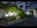 Apartmani Gianni - modern & great location: SA1(2), A2(2+2), A3(2+2) Makarska - Rivijera Makarska   - dvorište