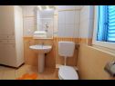 Apartmani Ennio - free parking: A1(6+2) Makarska - Rivijera Makarska   - Apartman - A1(6+2): kupaonica s toaletom