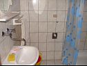 Apartmani Dragan - Economy Apartments: A1 Veci (4+1), A2 Manji (4+1) Jezera - Otok Murter   - Apartman - A2 Manji (4+1): kupaonica s toaletom