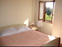 Apartmani Dragan - Economy Apartments: A1 Veci (4+1), A2 Manji (4+1) Jezera - Otok Murter   - Apartman - A2 Manji (4+1): spavaća soba